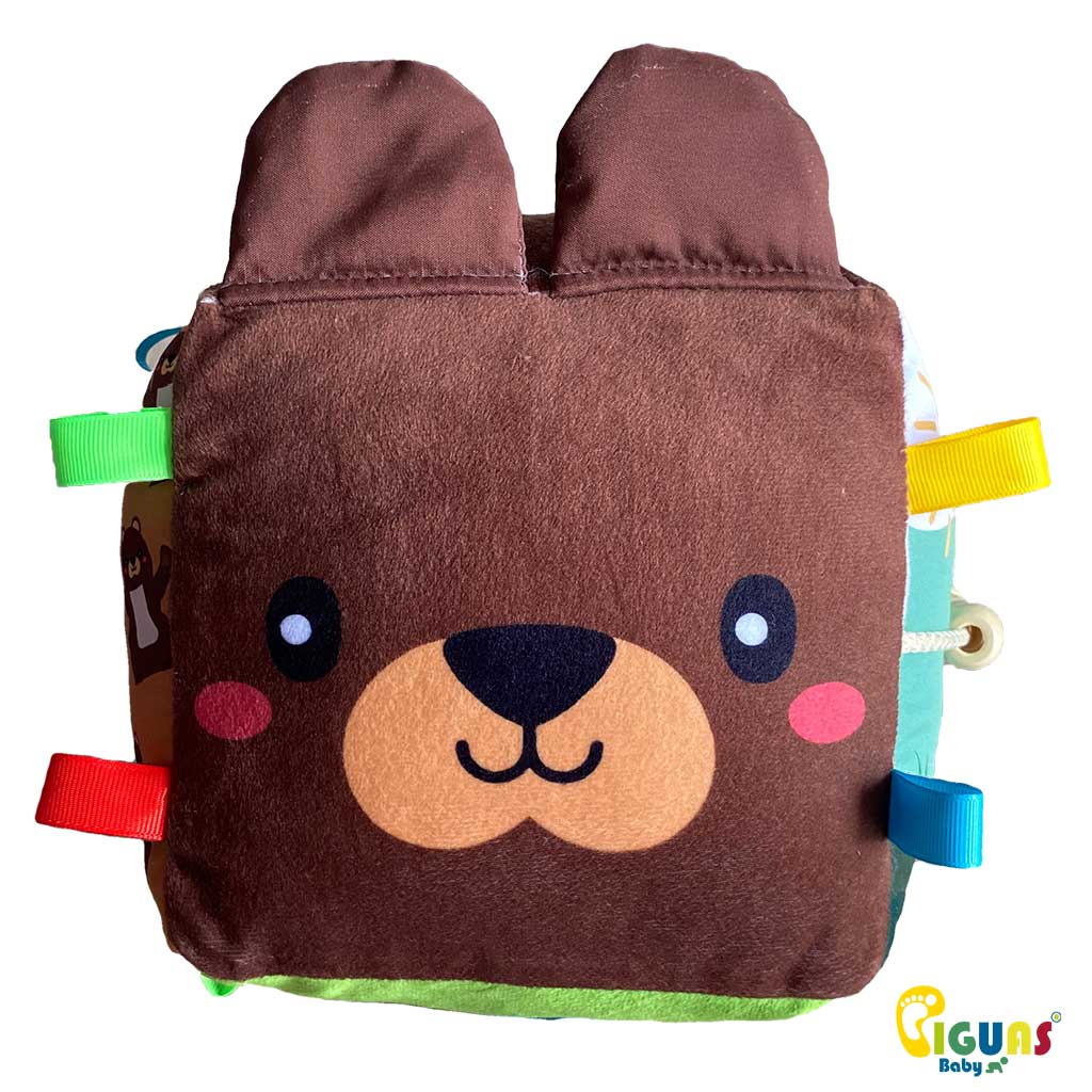 Un cubo sensorial para bebés con la cara del osito más tierno, perfecto para estimular la atención de tu pequeño y ser su primer animalito.