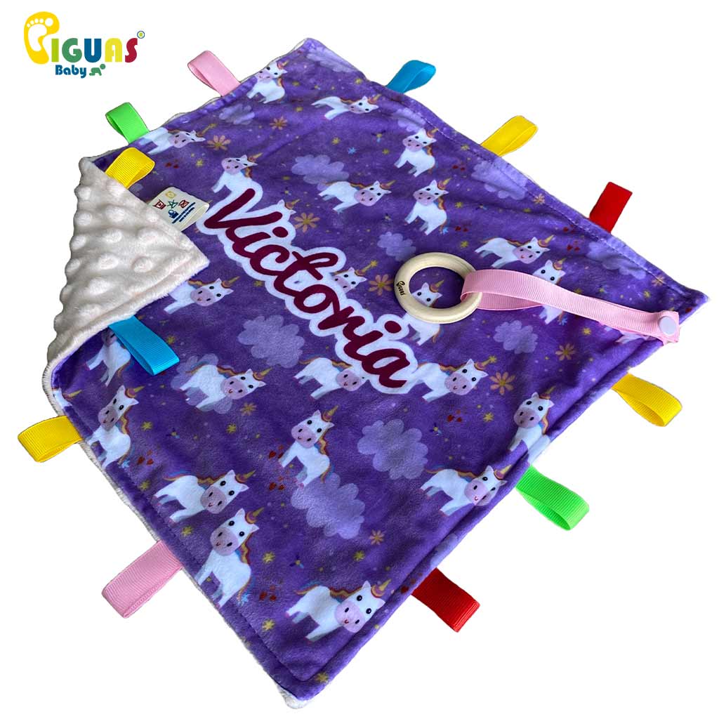 Manita de apego con diseño colorido y atractivo para captar la atención del bebé.