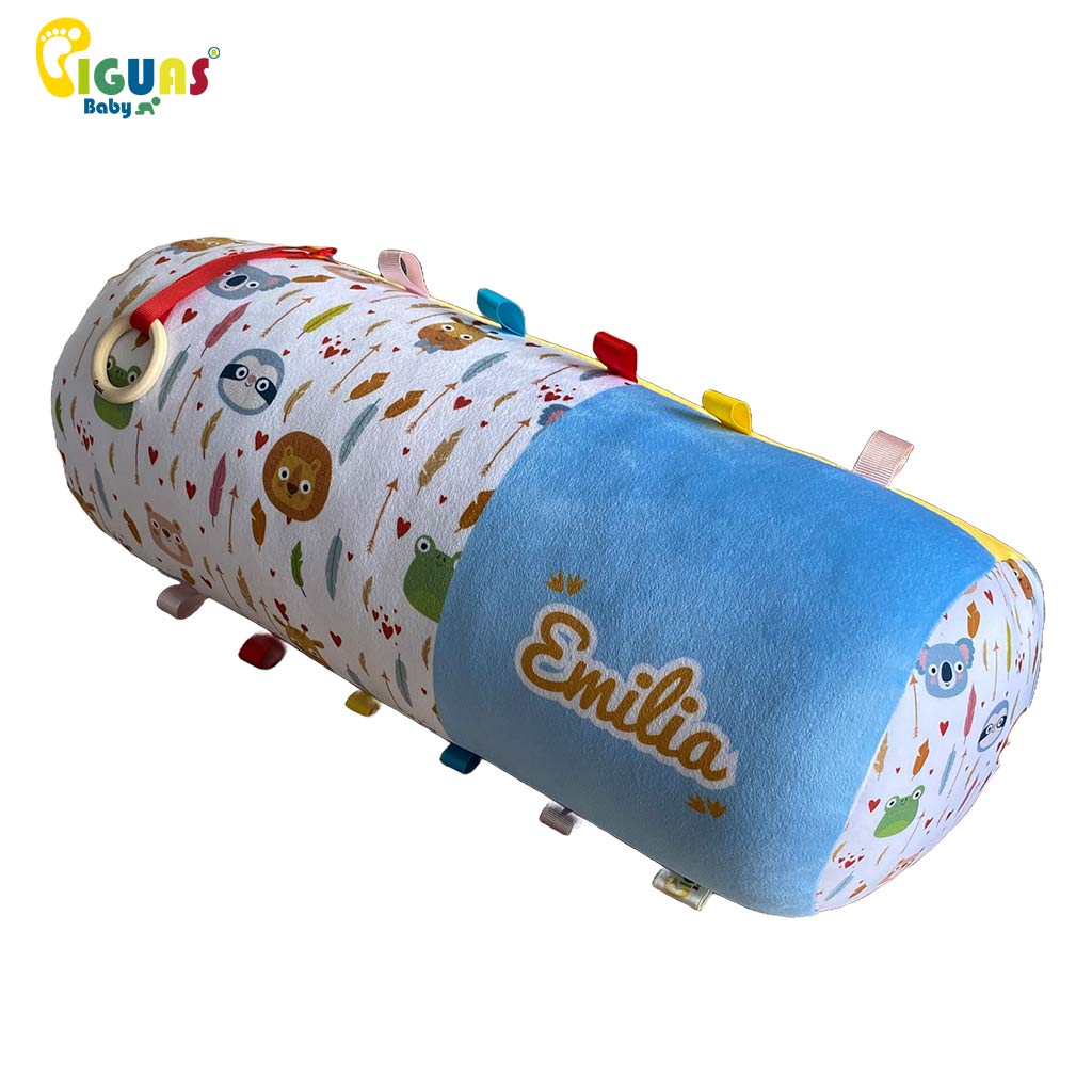 Rollo de gateo con estampado de animalitos exóticos, suave al tacto y seguro para la piel del bebé..