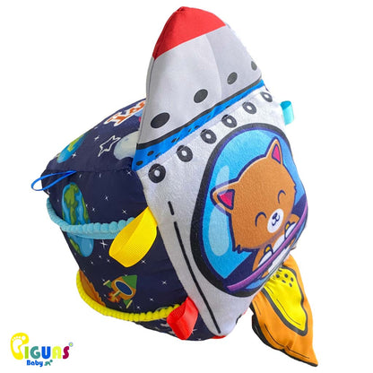 Un cubo sensorial para bebés con la forma de un Rocket curioso, con texturas suaves y llamativas, perfecto para estimular el tacto y la vista de tu pequeño