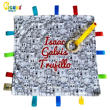 Diseño de animales en alto contraste,  ideal para estimular los sentidos de tu bebé desde el nacimiento.